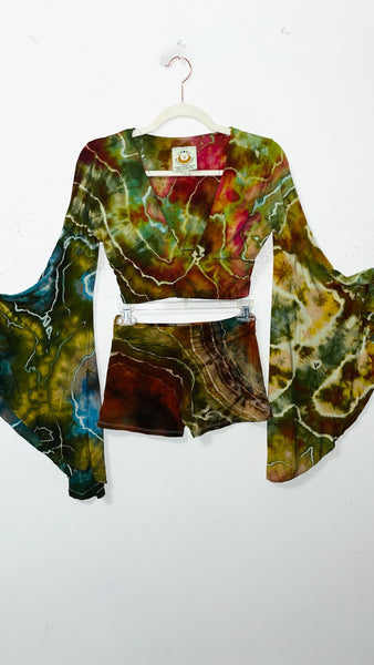 Daisy Jones Large Bell Sleeve Crop & one size booty shorts set