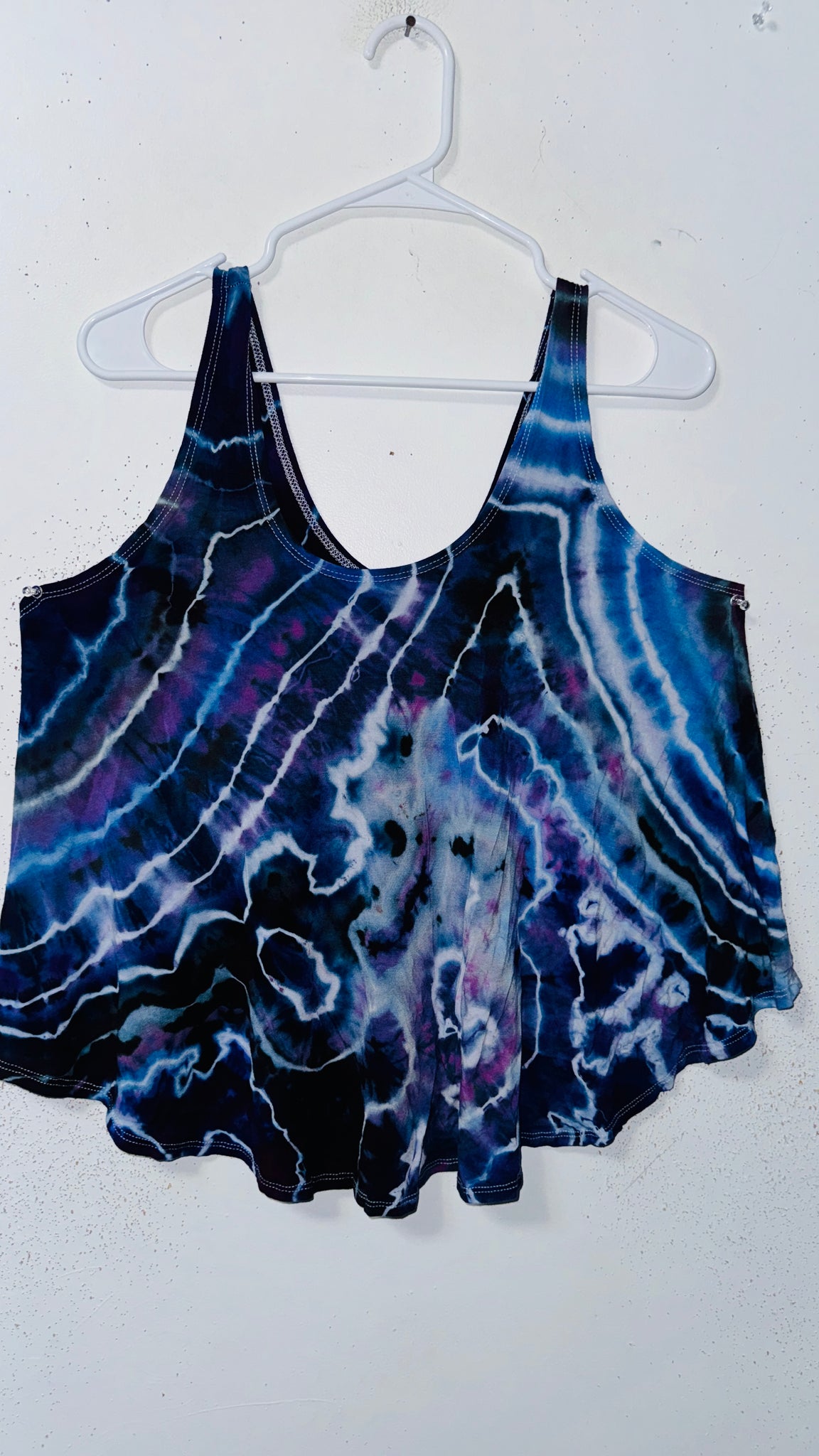 XL in the flow tank top (could fit 1xl too)