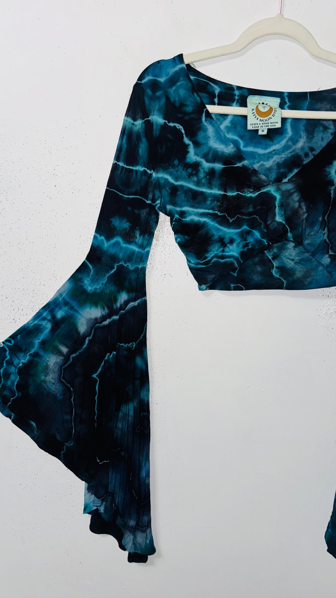 Daisy Jones Medium Bell Sleeve Crop