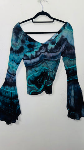 Ripple Bell Sleeve Cinch top medium