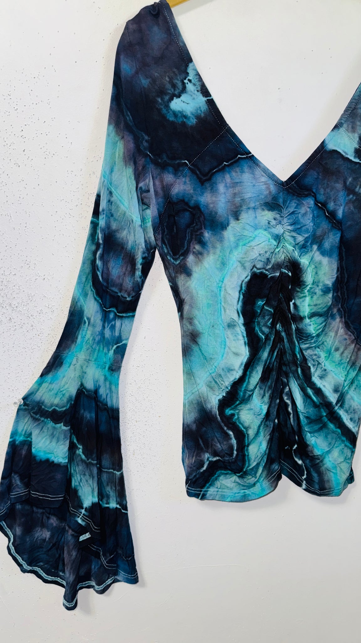 Ripple Bell Sleeve Cinch top XL