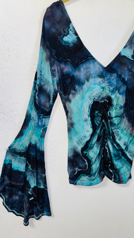 Ripple Bell Sleeve Cinch top XL