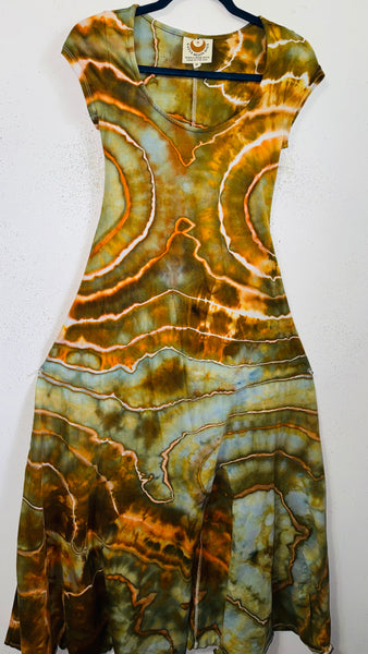 Medium Grounded Cap sleeve Slit Dress