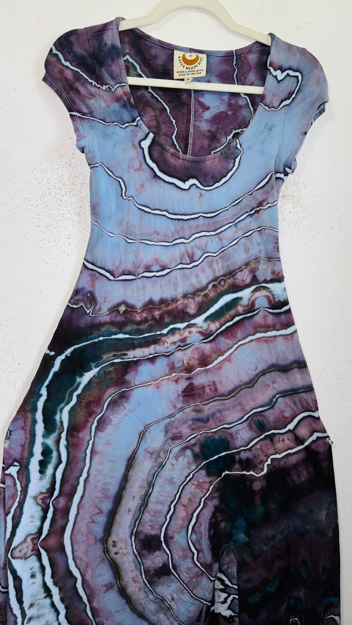 Medium Grounded Cap sleeve Slit Dress