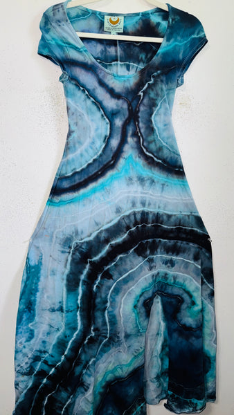 Medium Grounded Cap sleeve Slit Dress
