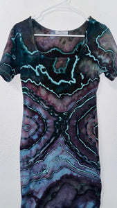 Large 9 to 5  Bodycon Just Below the Knee Dress