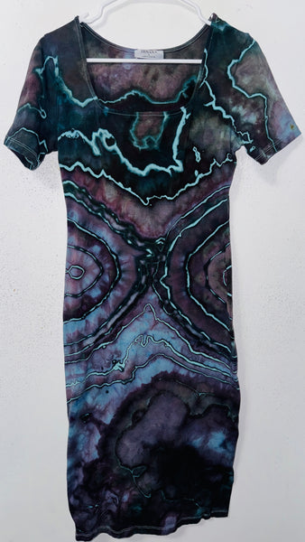 Large 9 to 5  Bodycon Just Below the Knee Dress