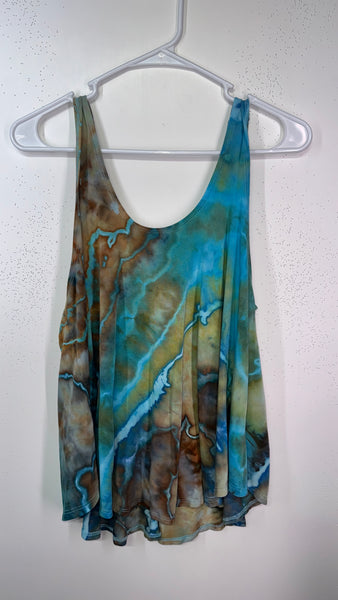 XL in the flow tank top (could fit 1xl too)