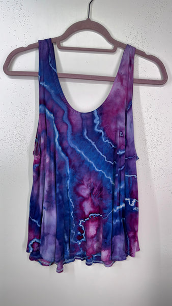 1XL in the flow tank top