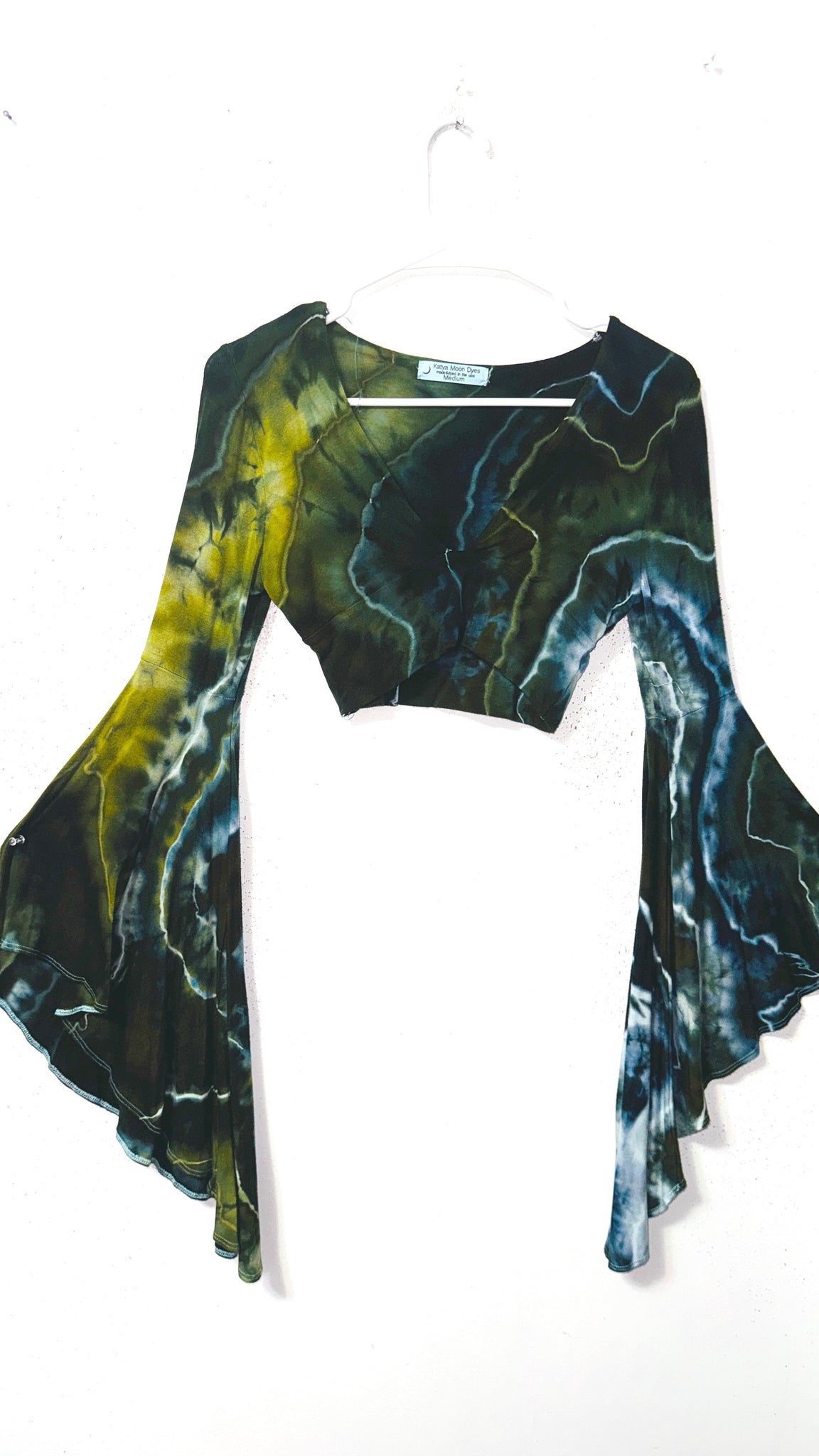 Daisy Jones Medium Bell Sleeve Crop
