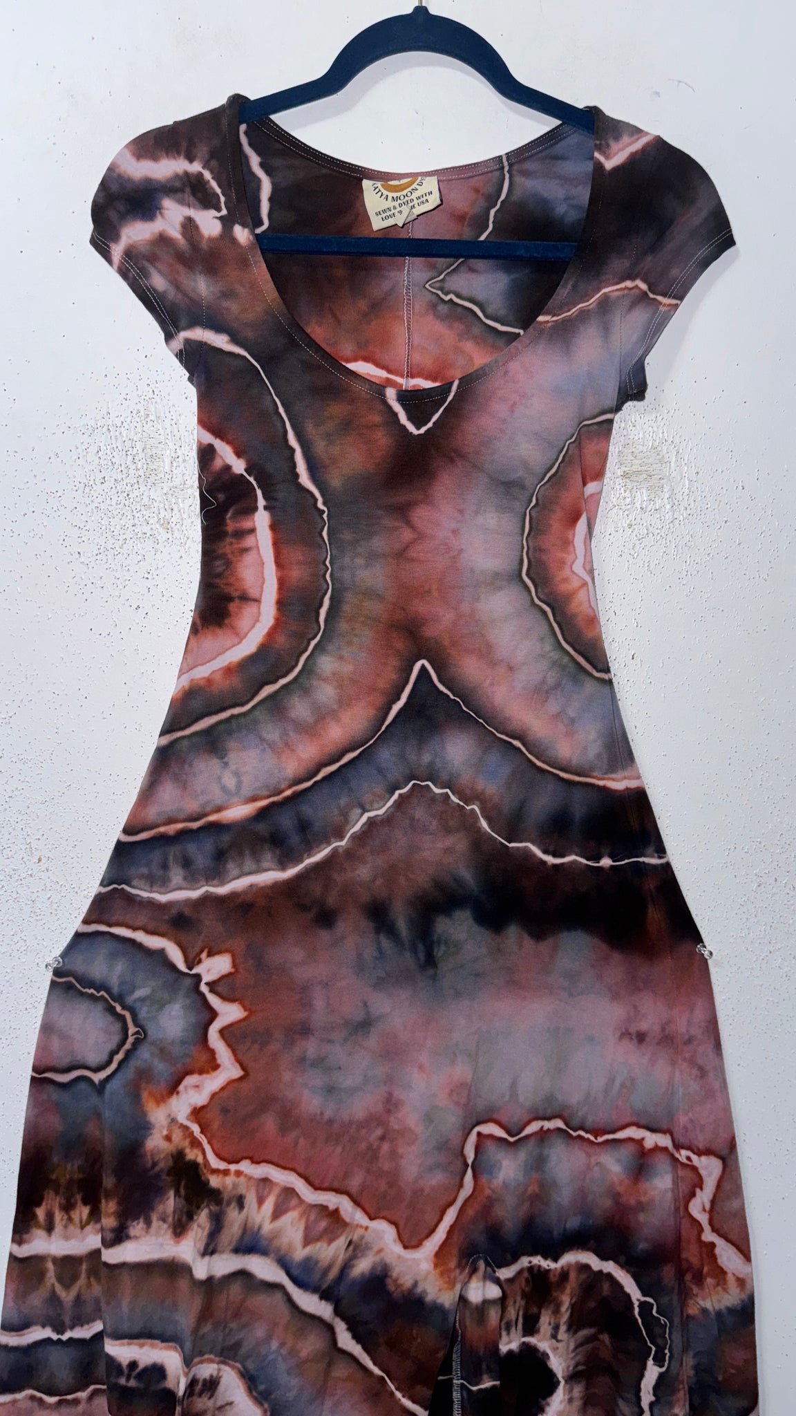 Small Grounded Cap Sleeve Slit Dress