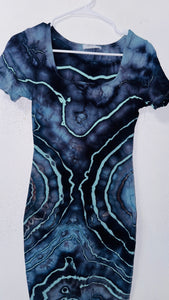 Small 9 to 5 Bodycon Just Below the Knee Dress