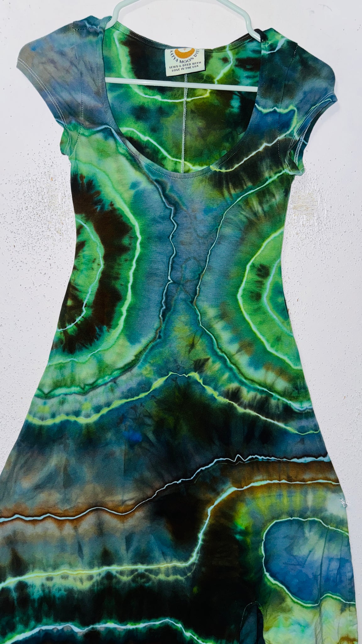 Small Grounded Cap Sleeve Slit Dress