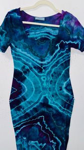 Large 9 to 5  Bodycon Just Below the Knee Dress