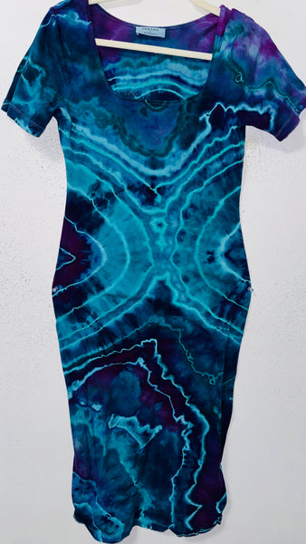 Large 9 to 5  Bodycon Just Below the Knee Dress