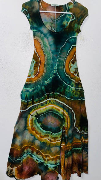 Small Grounded Cap Sleeve Slit Dress