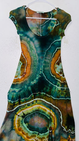Small Grounded Cap Sleeve Slit Dress
