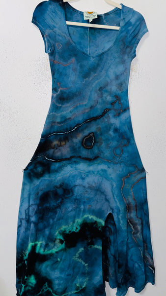 Medium Grounded Cap sleeve Slit Dress