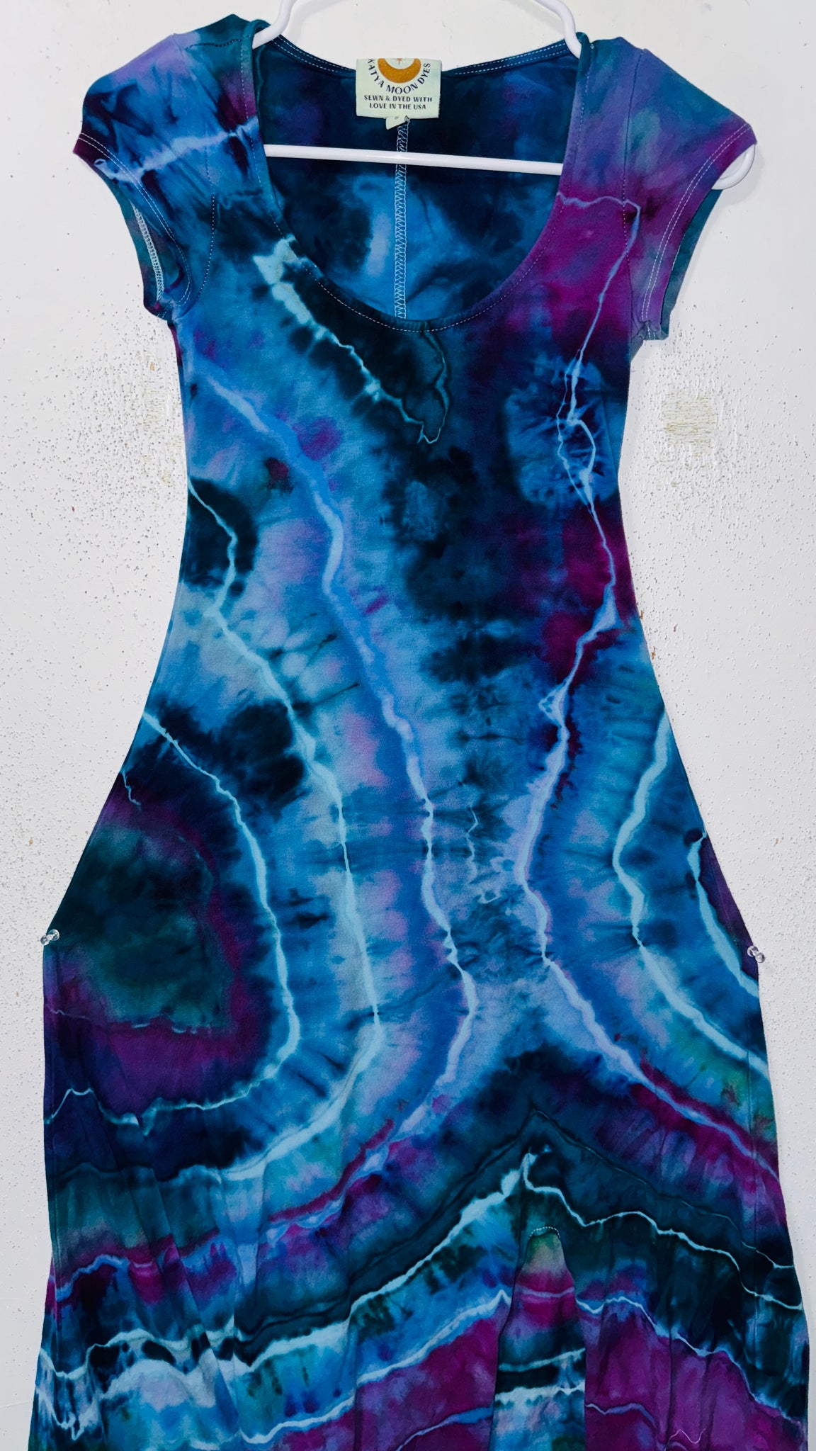 Small Grounded Cap Sleeve Slit Dress