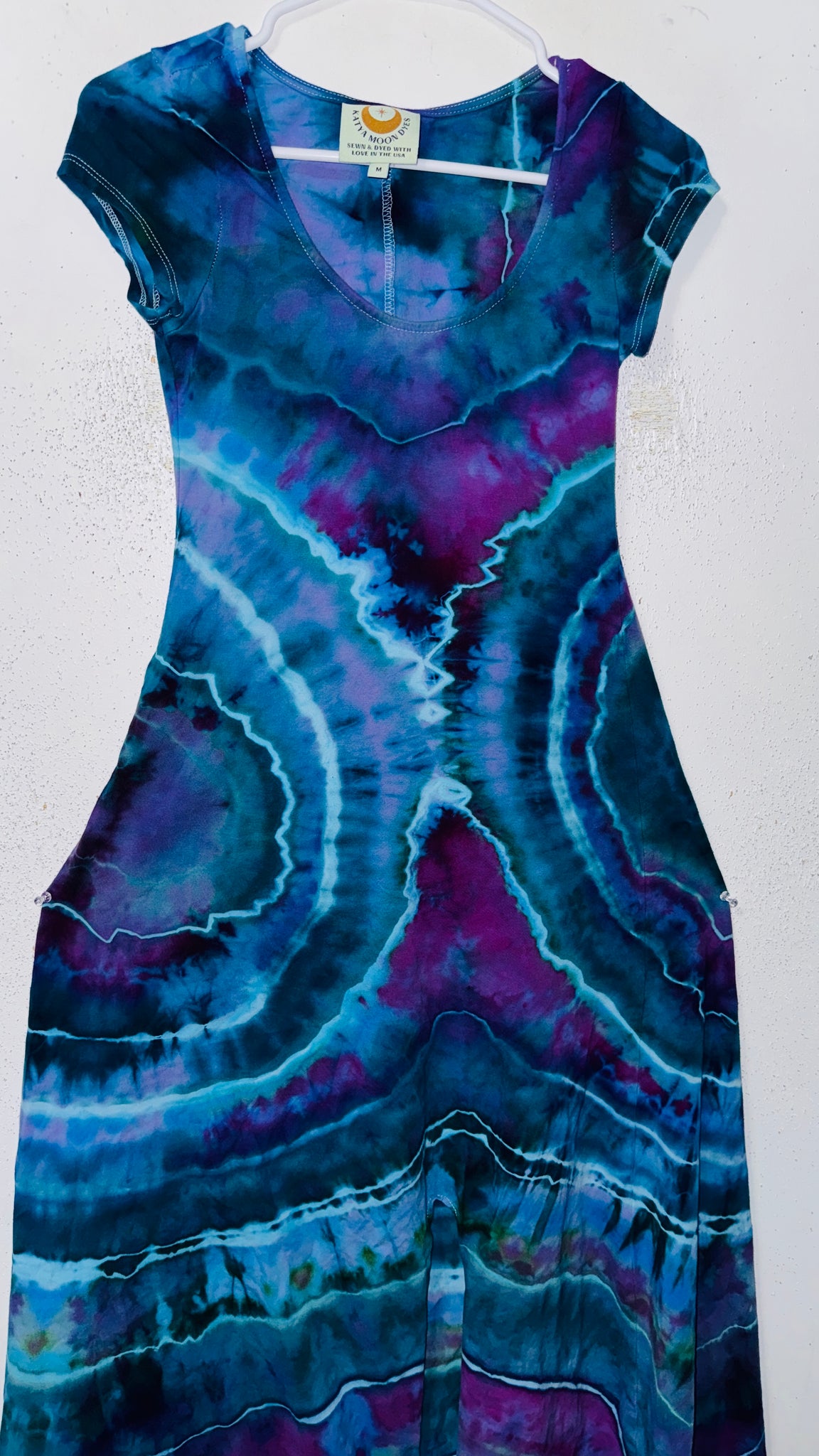 Medium Grounded Cap sleeve Slit Dress