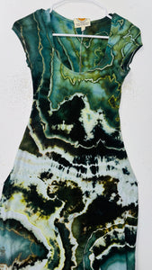 Medium Grounded Cap sleeve Slit Dress