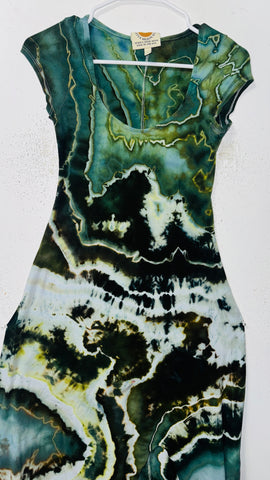 Medium Grounded Cap sleeve Slit Dress