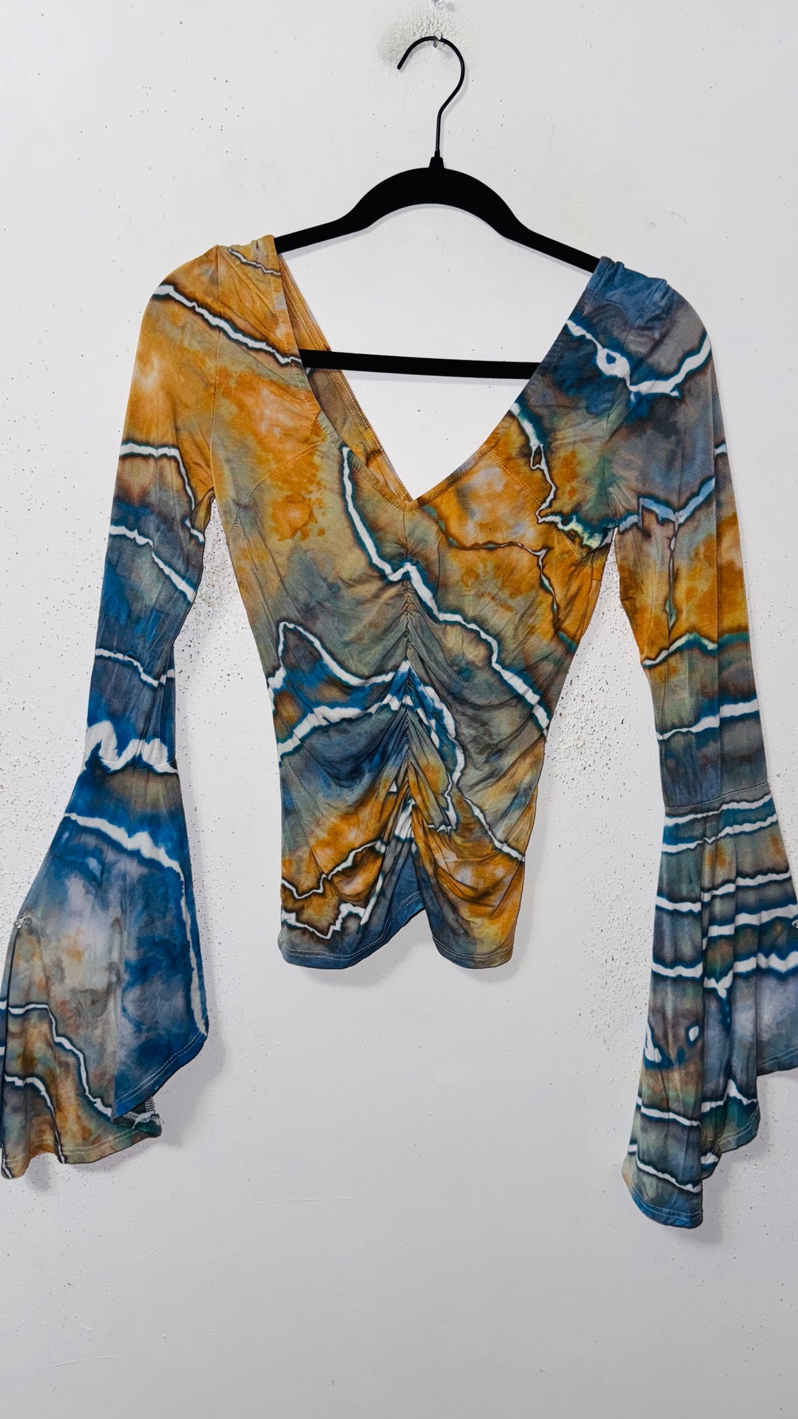 Ripple Bell Sleeve Cinch top small