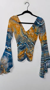 Ripple Bell Sleeve Cinch top small