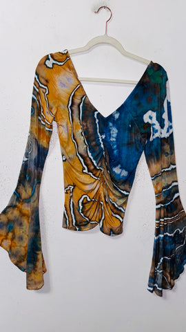 Ripple Bell Sleeve Cinch top medium