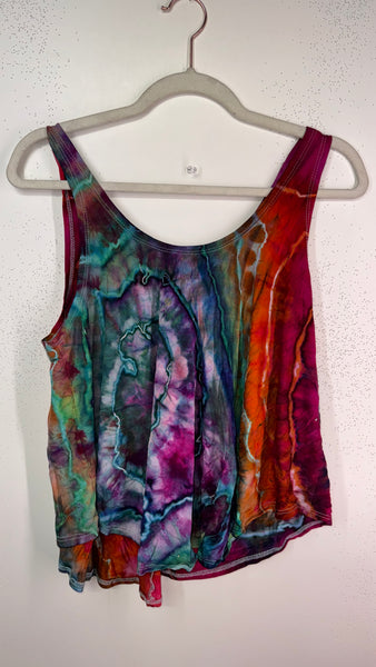 Medium in the flow tank top (could fit large too)